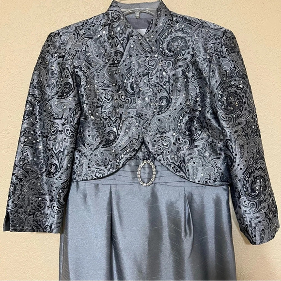 Davids Bridal Mother's Wedding Dress size 6 - Picture 6 of 16